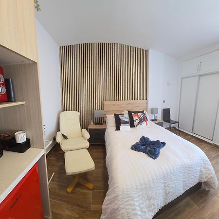 Namaste Modern Elegance City Center Apartment By Namaste Elite Τορρεμολίνος Εξωτερικό φωτογραφία