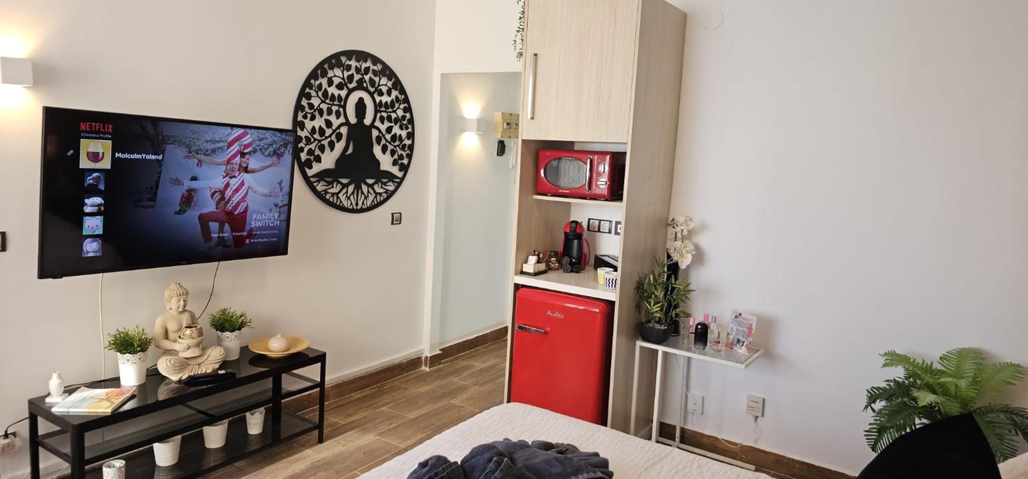 Namaste Modern Elegance City Center Apartment By Namaste Elite Τορρεμολίνος Εξωτερικό φωτογραφία