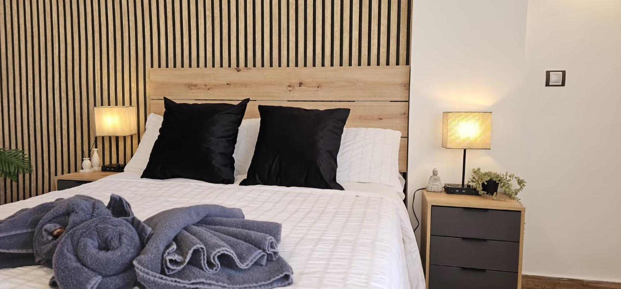 Namaste Modern Elegance City Center Apartment By Namaste Elite Τορρεμολίνος Εξωτερικό φωτογραφία