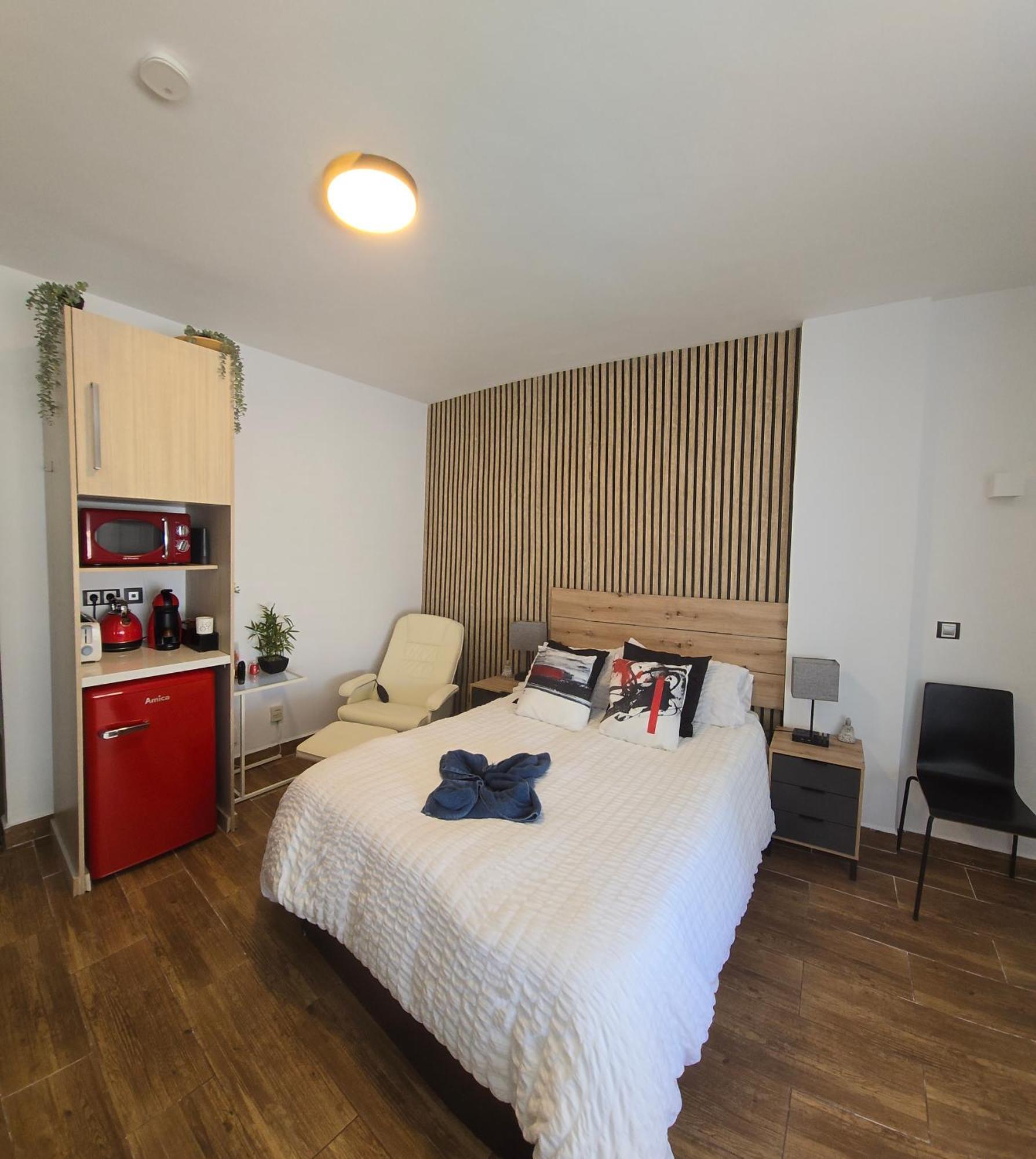 Namaste Modern Elegance City Center Apartment By Namaste Elite Τορρεμολίνος Εξωτερικό φωτογραφία