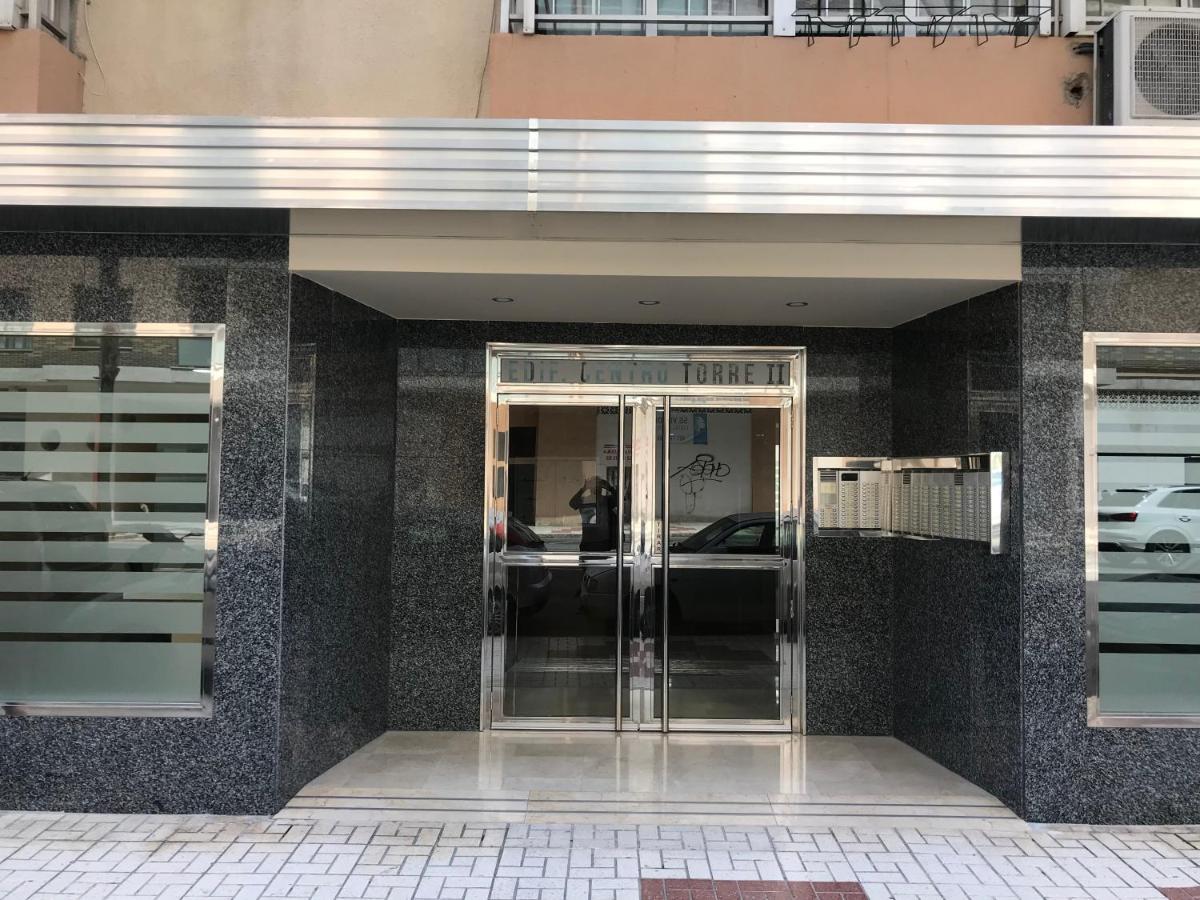 Namaste Modern Elegance City Center Apartment By Namaste Elite Τορρεμολίνος Εξωτερικό φωτογραφία
