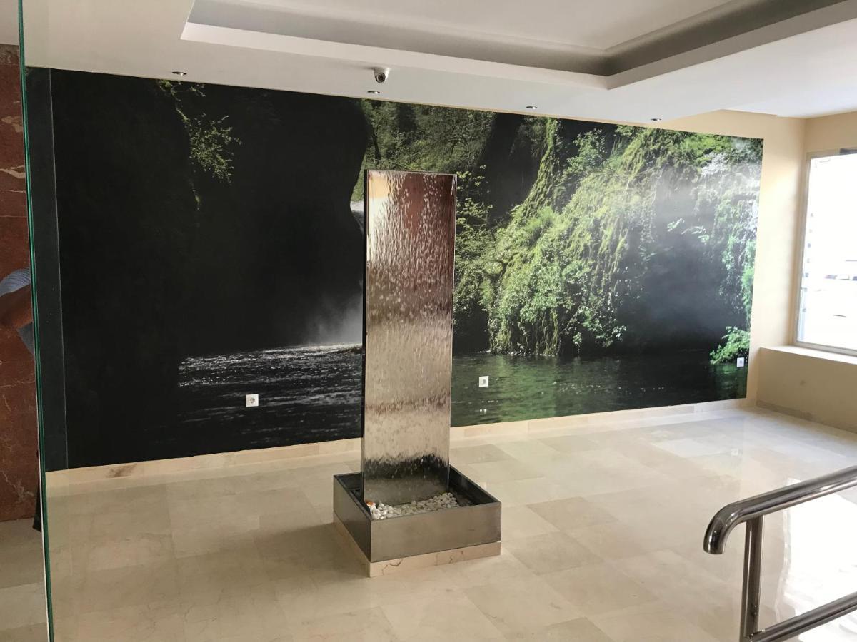 Namaste Modern Elegance City Center Apartment By Namaste Elite Τορρεμολίνος Εξωτερικό φωτογραφία